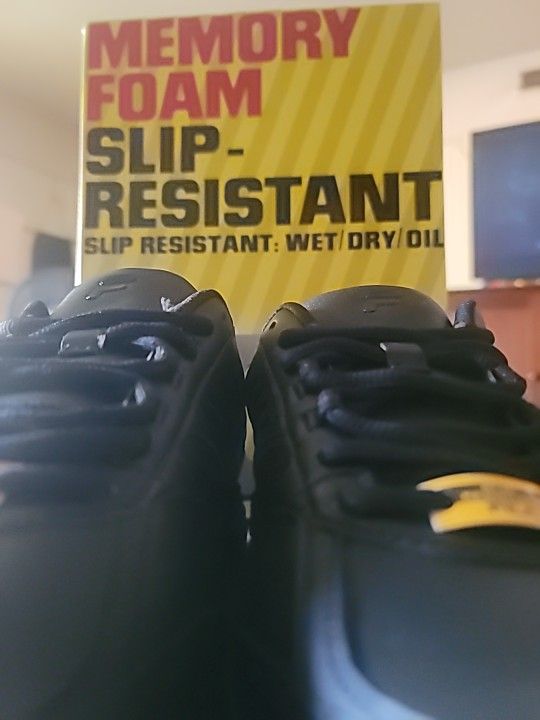 Fila Women's Memory Ultra Slip Resistant Work Shoes Size 10 WIDE Black