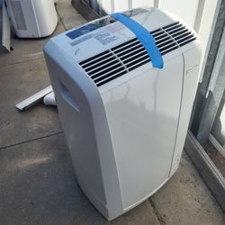 AC Unit Like NEW Delongui 