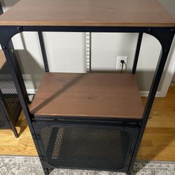 Small Metal Shelving Unit w/Cabinet