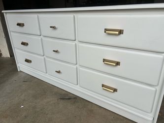 Lowboy 9 drawer dresser