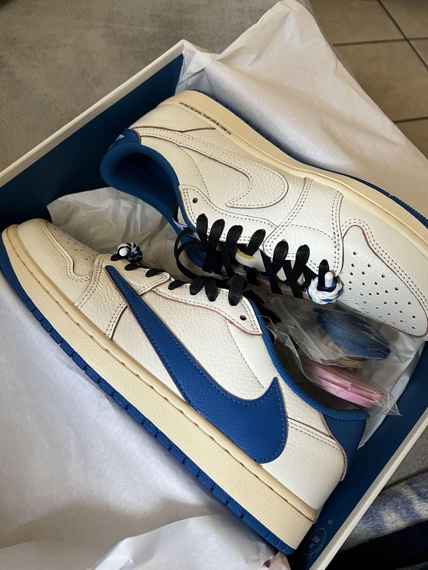 Jordan 1 Low Travis Scott Size 11