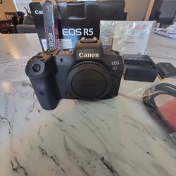 Canon EOS R5 45.0MP Mirrorless Camera