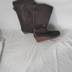 Crocs Leather Boots Size 8