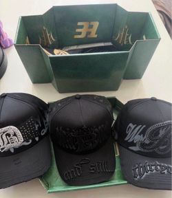 31 Hats  x Benavidez set