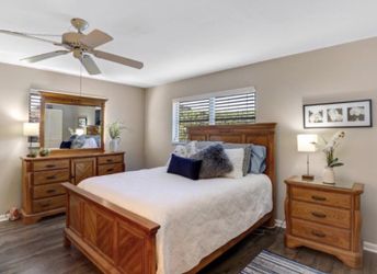 Wood Queen Bedroom Set