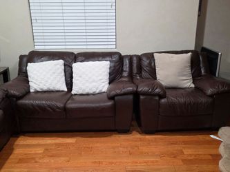 🛋️ MUST GO TONIGHT: Leather Couch Set