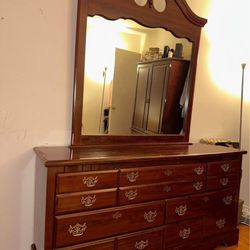 Queen Bedroom Set 