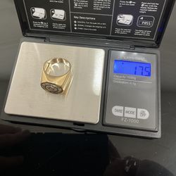Solid Gold Ring 17.5g Of 14k With Baguette Diamonds Round Setting 