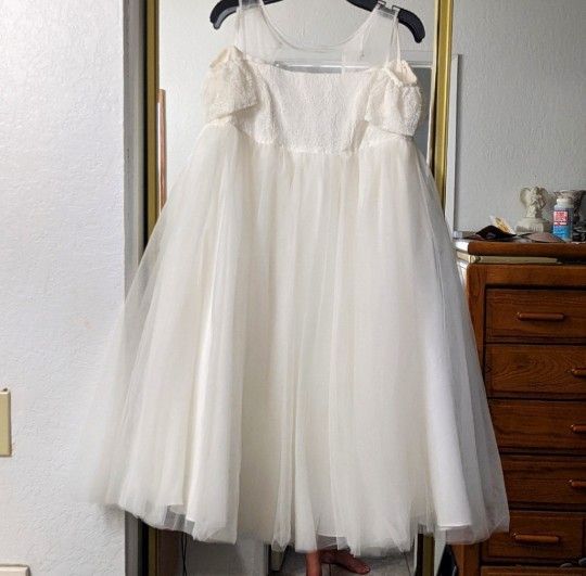 David's Bridal Girls Dress
