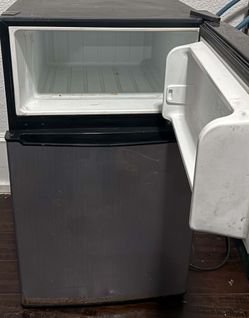Mini fridge