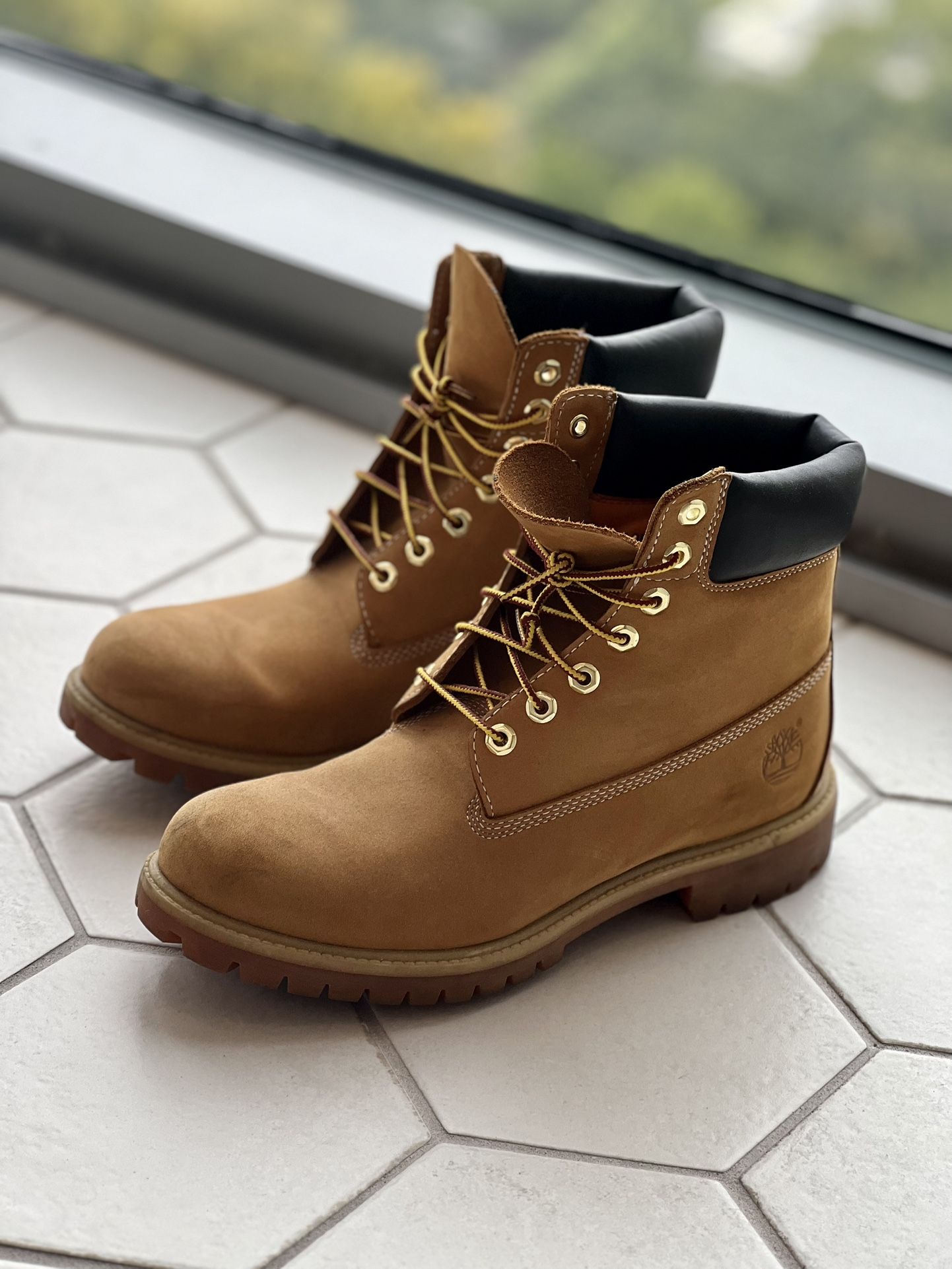 Men’s Wheat Timberland Timbs Boots - Size 10
