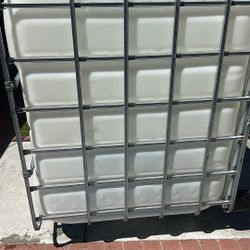 Tanque De Agua. Water Tank 