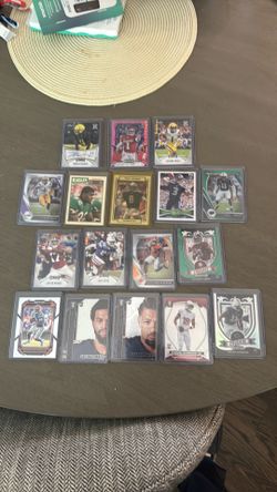 Football rookie card lot - Caleb Williams, Russell Wilson, Kyler, Murray, and more!