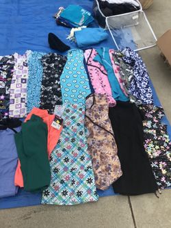 Scrub medical uniforms 21 pants 17 blouses size s,m,l ,xl 50 for all