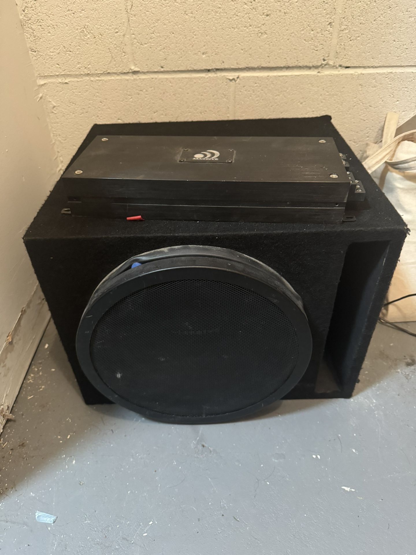 Massive Subwoofer/Amplifier