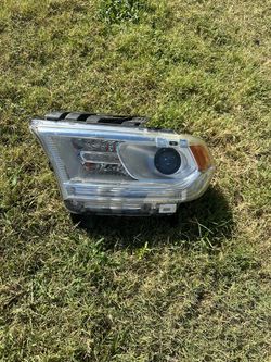 Lf side Headlight  14-18 dodge Durango