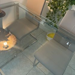 Table And Chairs 