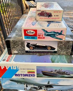 Collection of Vintage Model Auto, Plane and Boat Kits