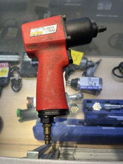 Central Pneumatic Earthquake 1/2 in. Air Impact Wrench