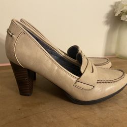 Dr. Scholl's 9.5 women’s Kendrix penny loafers heel shoes light tan pumps