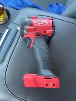 Milwaukee fuel compact 3/8 impact wrench