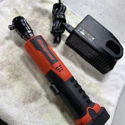 Snap On Ratchet De 3/8 Nueva Con Pila Y Cargador 
