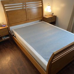 Queen Wood Bed w/ Box Spring