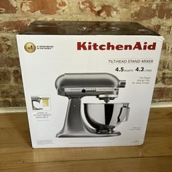 Brand New KitchenAid Stand Mixer. 