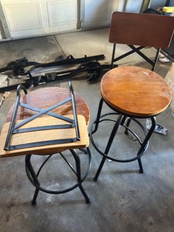 Set of 2 used bar stools