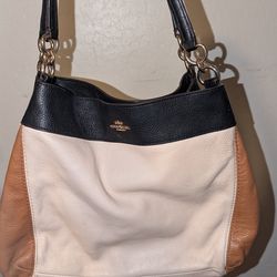 Coach F31992 Lexy Shoulder Bag