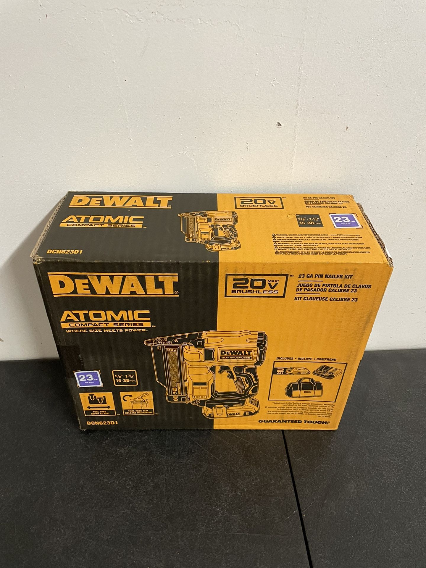 DeWalt Atomic 20v Max 23 Gauge Nailer Kit With Battery And Charger