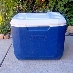 Ice Chest Cooler No Wheels Excellent Condition