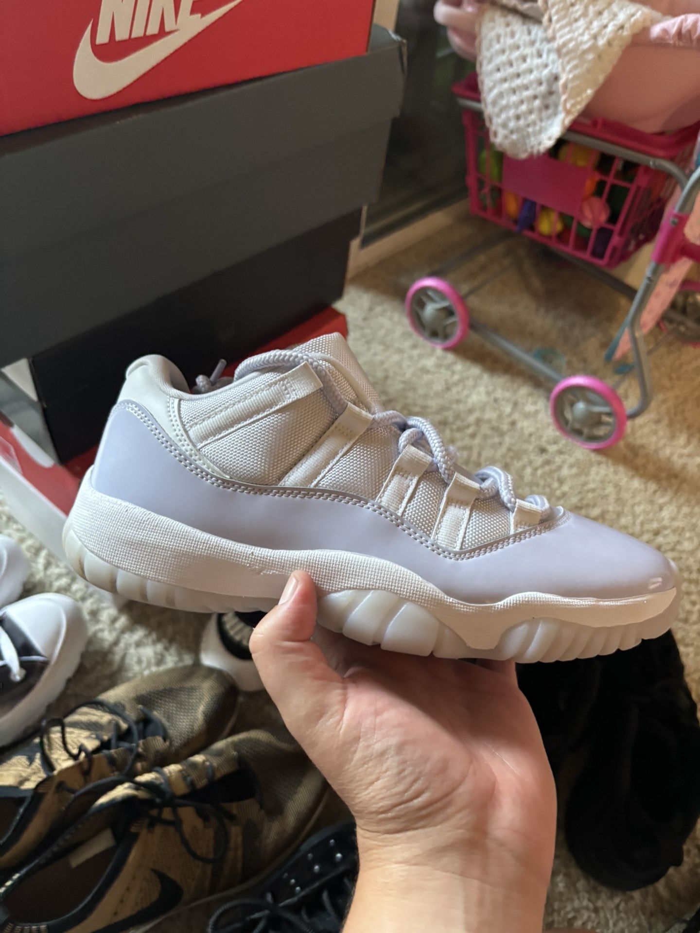 Jordan Retro 11 White And Purple 