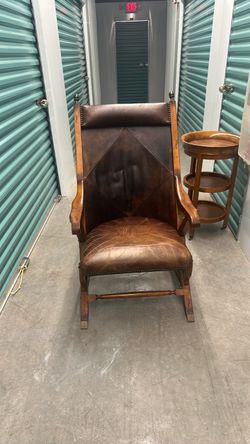 Vintage Leather & Wood Armchair – Rustic/Antique Style