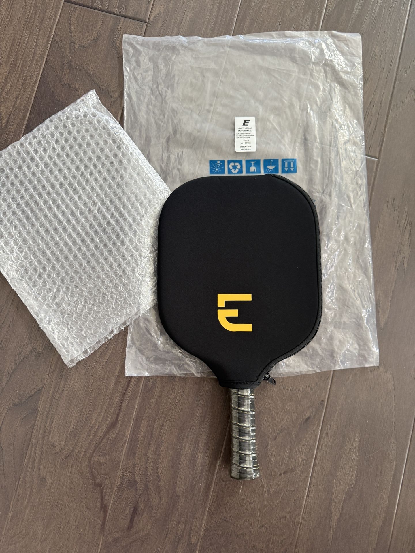 NEW PICKLEBALL racquet paddle ELECTRUM PRO V1