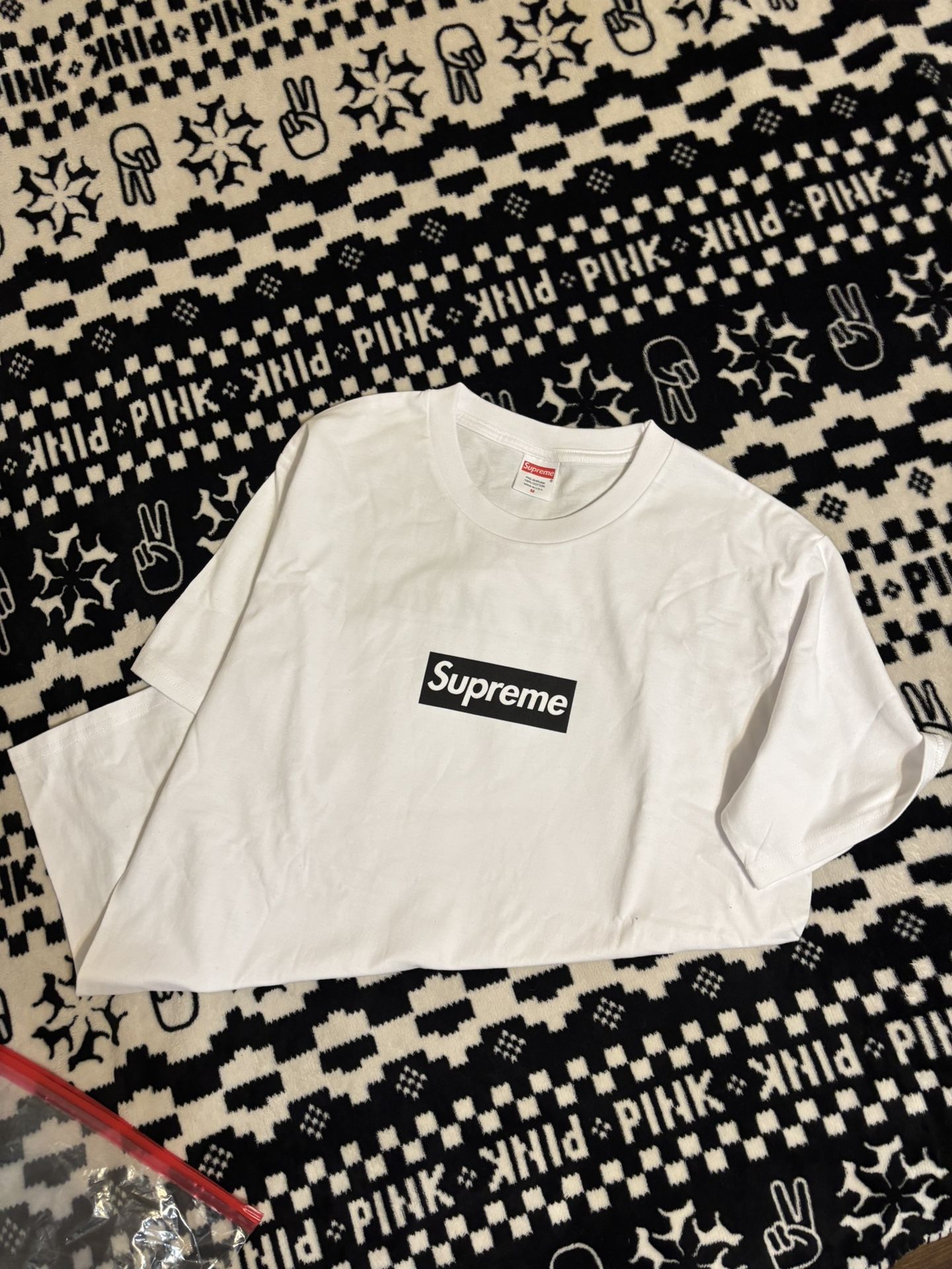 Hi this is the Supreme SS16 Paris Box Logo Tee Size M