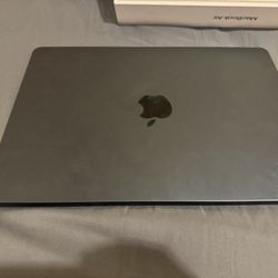 13-inch MacBook Air With Apple M2 Chip