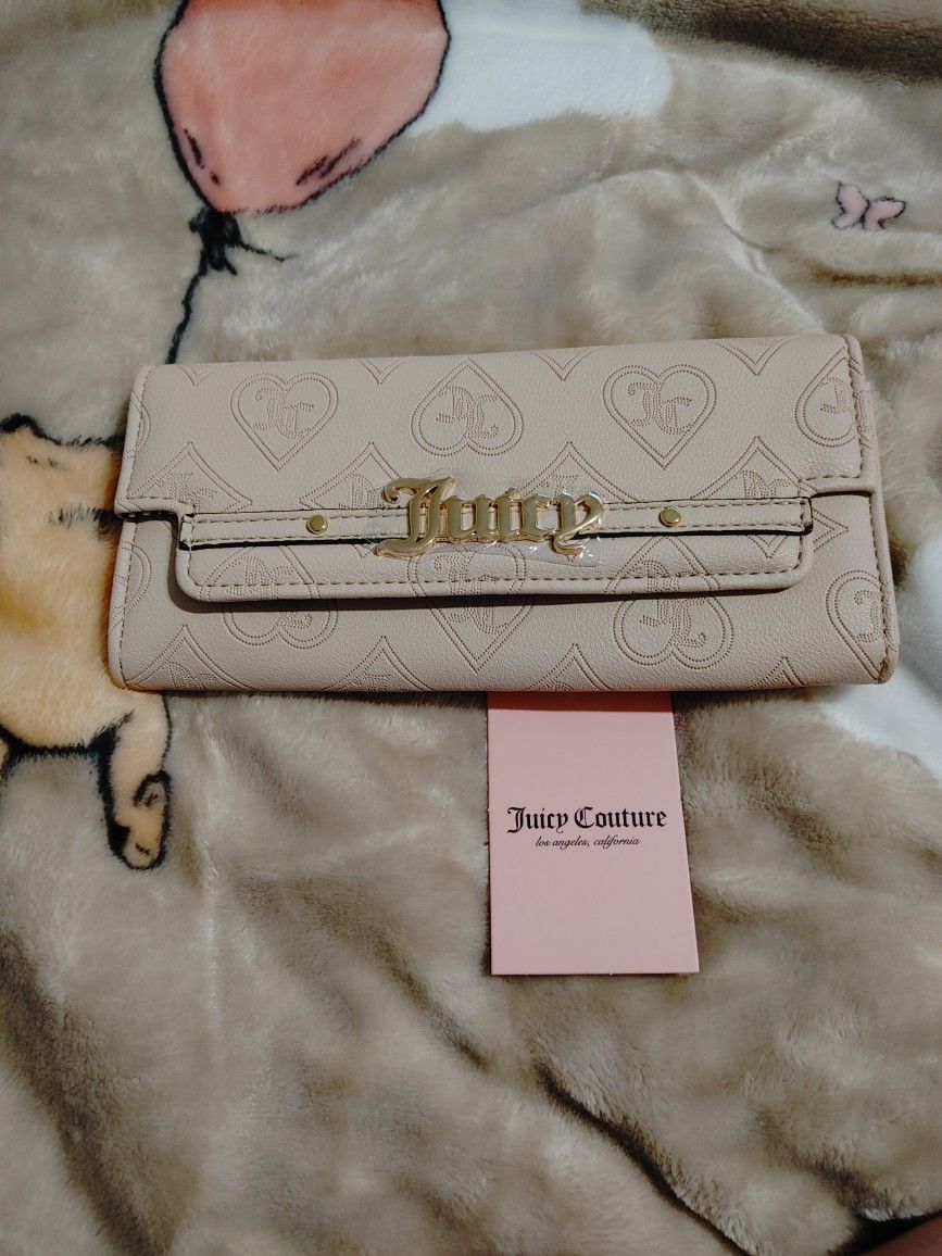 Juicy Couture "Short Sweet Single Guesset Flap Clutch" Wallet - New