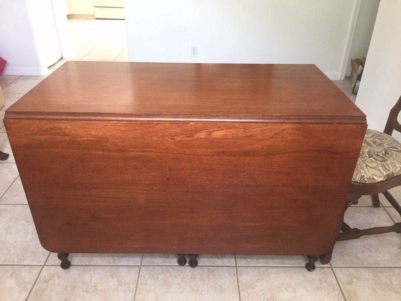 Drop leaf mahogany table for dining room or side table for sofa lamp. Authentic reproduction by Craftique, Mebane NC.