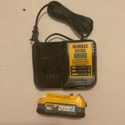 Brand New Dewalt 20 Volts Set Charger and Power Stack Battery.      75 Firm on Price.     75 Firme en Precio.