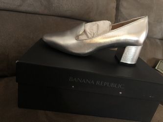 BRAND NEW BANANA REPUBLIC HEELS
