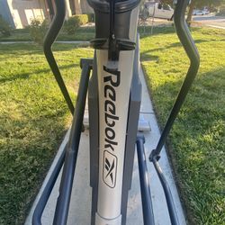 Rebook AL 1500 Elliptical Exacise $400