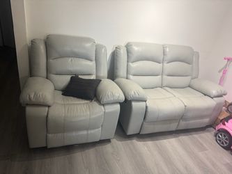 Leather Reclining Loveseat & Matching Recliner Set