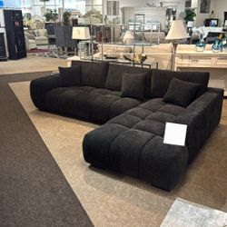 Sectional Sofa ✅️ Financing Available Down $53 Interest Free. Ask for Price 