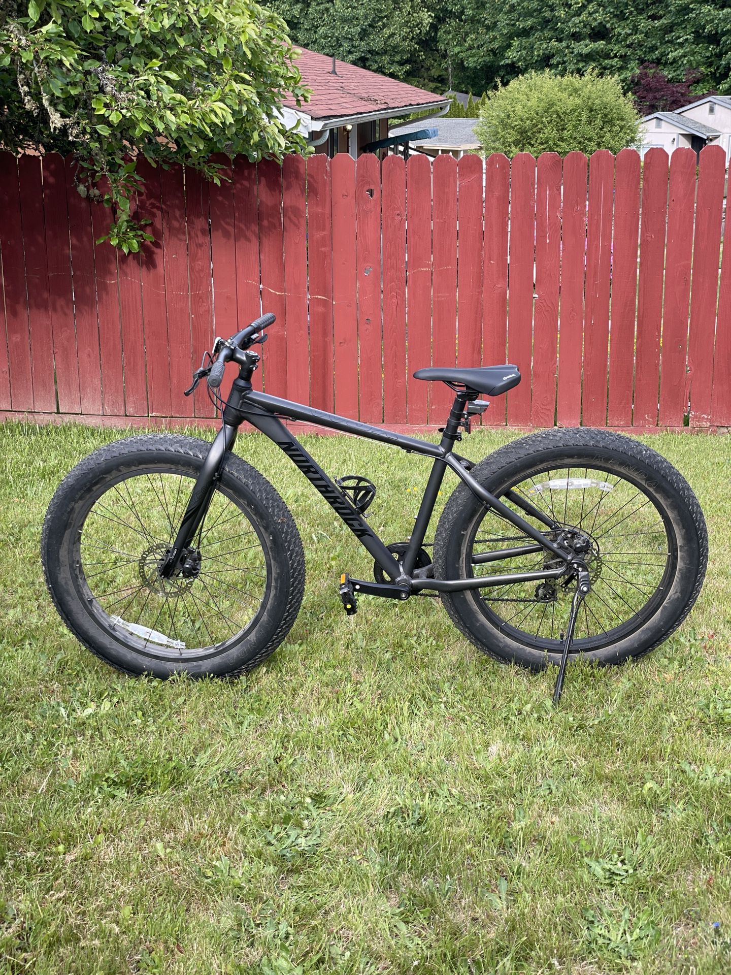 Mountain Bike - Northrock XC00 (fat tire)