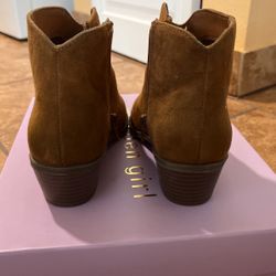 Girl Boots Size 1 