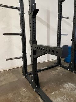 Half Squat Rack & Pull Up Bar