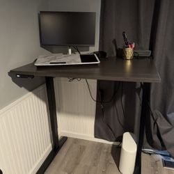 Uplift Standing or Sitting Desk