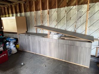 Kitchen cabinets for sale full bottom set out of west lake new construction home.