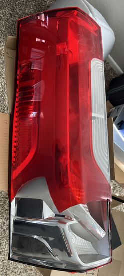 Oem 2019-2023 Mercedes Sprinter Driver Tail Light Lamp damaged For Parts